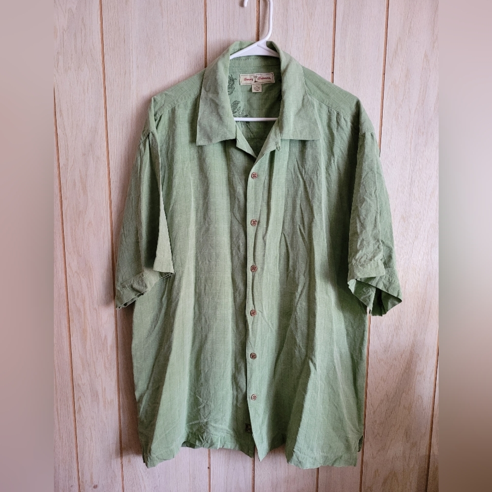 Tommy Bahama Silk Shirt Light Green Short Sleeve Hawaiian Style Striped Size XL